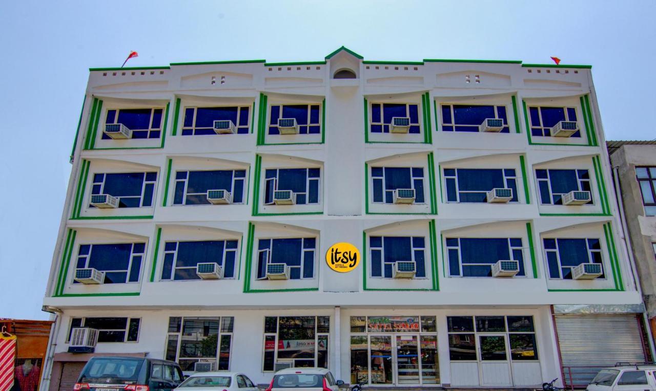Itsy Hotels Satya Shree Katra  Bagian luar foto